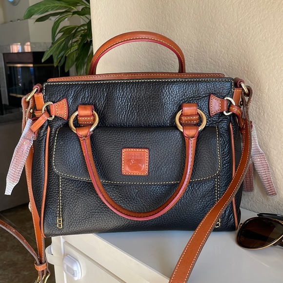 Dooney & Bourke Handbags - Vintage Dooney & Bourke Medium Pocket Satchel